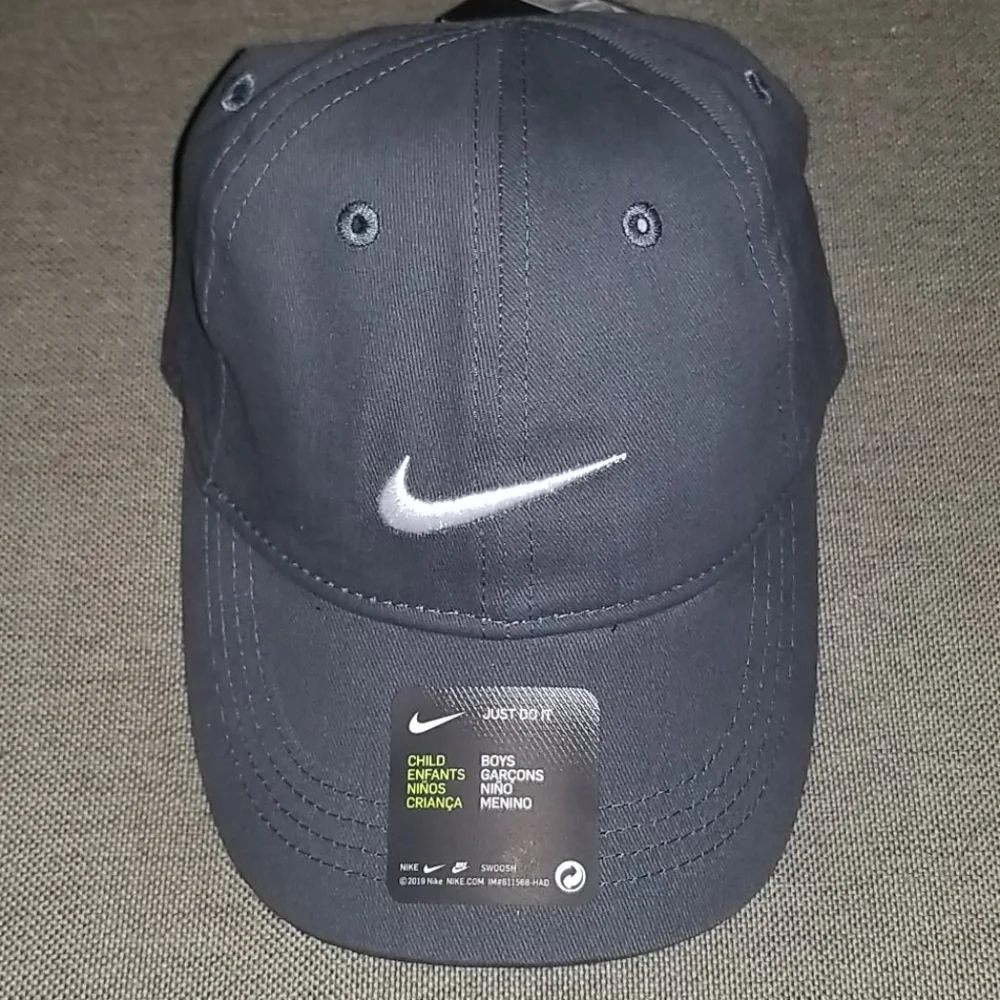 NIKE Gray Adjustable Child Hat